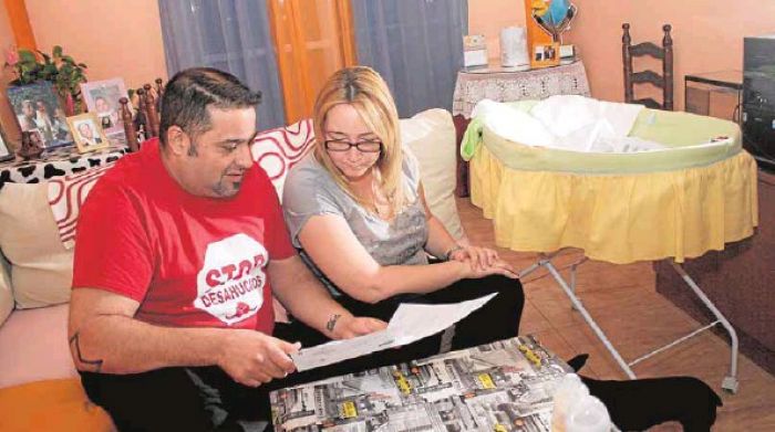 Al menos 21 consistorios cobran tasas a colectivos en riesgo de exclusión