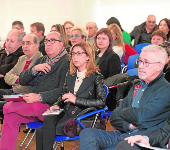 Familia inicia la elaboración de la nueva Ley de Servicios Sociales