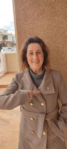 El Colegio hace entrega de la insignia del Trabajo Social a la colegiada Pilar Aguilar Gil