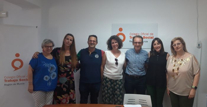 Los miembros de la Comisión Deontológica del Colegio toman posesión de sus cargos.