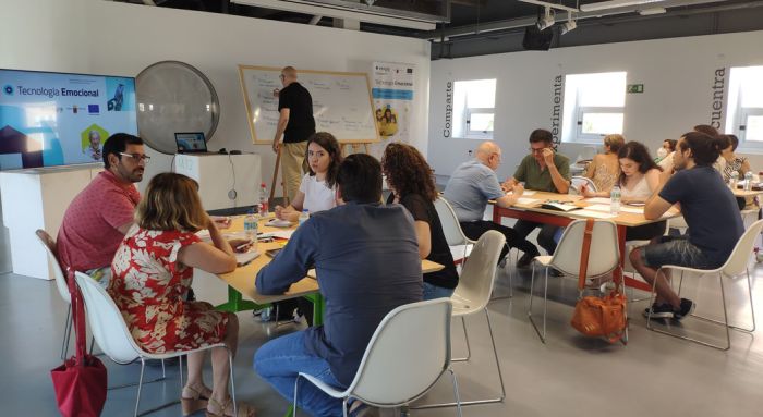Encuentro interdisciplinar para elaborar la 'Estrategia de Tecnología Emocional'