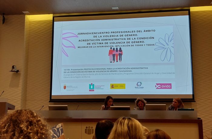 El colegio ha participado en la Jornada en la que se ha presentado el Protocolo para Acreditación Administrativa de la Violencia de Género de la CARM
