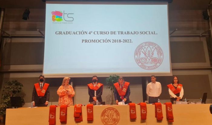 El Colegio asiste al acto de Graduación de la X promoción de Grado de Trabajo Social de la Universidad de Murcia.