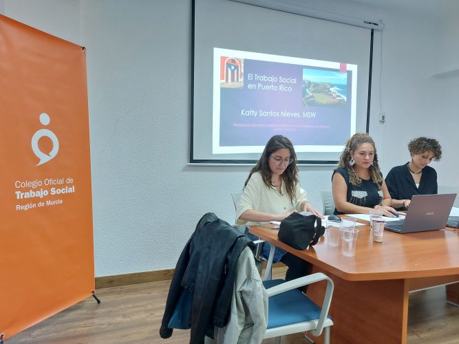 Katty Santos, Trabajadora Social de Puerto Rico, comparte su experiencia profesional en la charla de TS Internacional, en colaboración con CIF Spain
